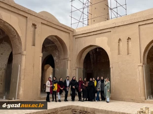 بازدید دانشجویان گرافیک دانشگاه ملی مهارت دختران یزد از روستای تاریخی فهرج

 4