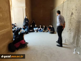 بازدید دانشجویان معماری از روستای فهرج

 2
