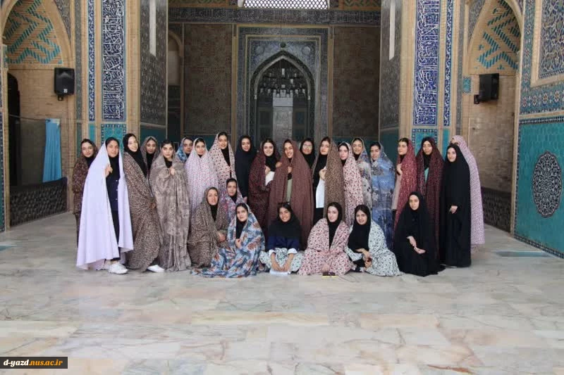 دانشجویان گرافیک آموزشکده ملی مهارت دختران یزد از چند بازار و مجموعه تاریخی شهر دیدن کردند.

 2