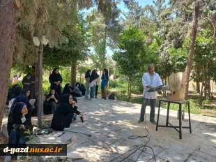 کارگاه عملی آشنایی با نحوه ساخت آثار هنری با چوب در آموزشکده ملی مهارت دختران یزد

 2