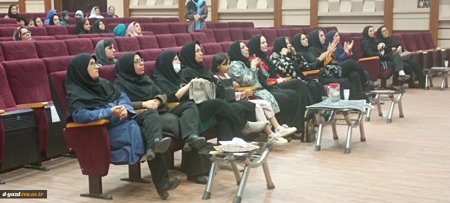 برگزاری ژوژمان زنده لباس در آموزشکده ملی مهارت دختران یزد

 2