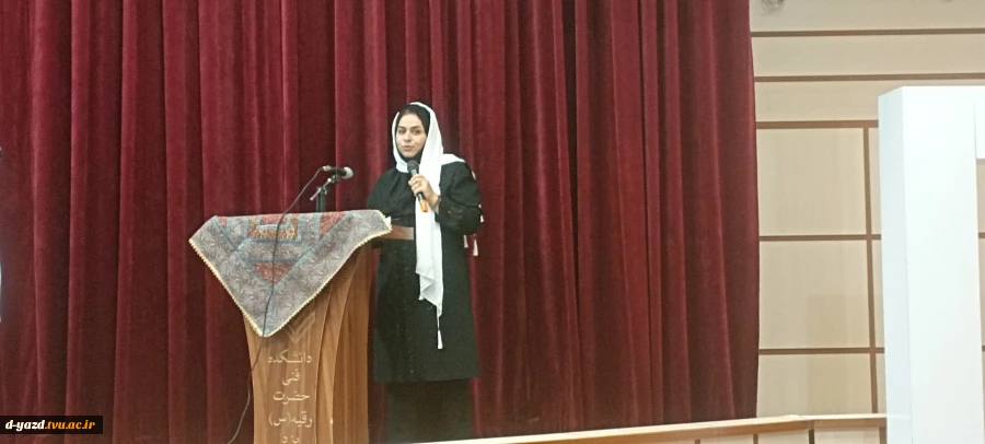 برگزاری ژوژمان زنده لباس در آموزشکده ملی مهارت دختران یزد

 3